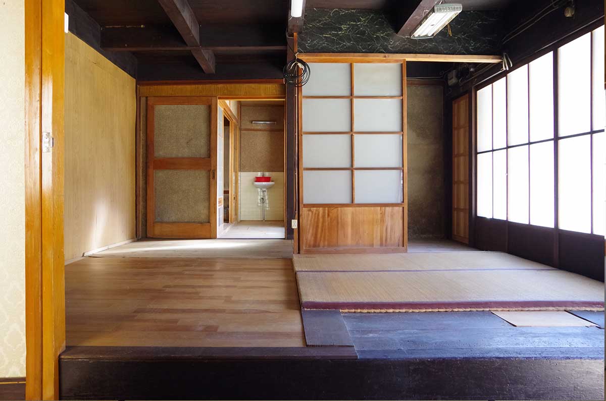 吹き抜けにリノベーション｜改修前