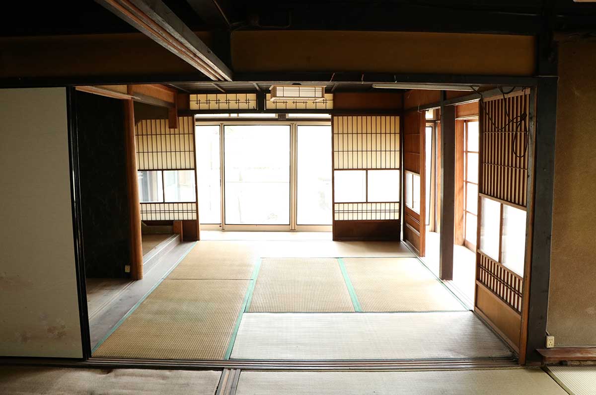 吹き抜けにリノベーション｜改修前