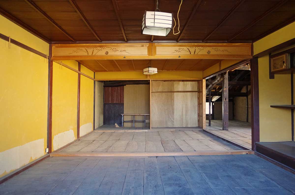 吹き抜けにリノベーション｜改修前